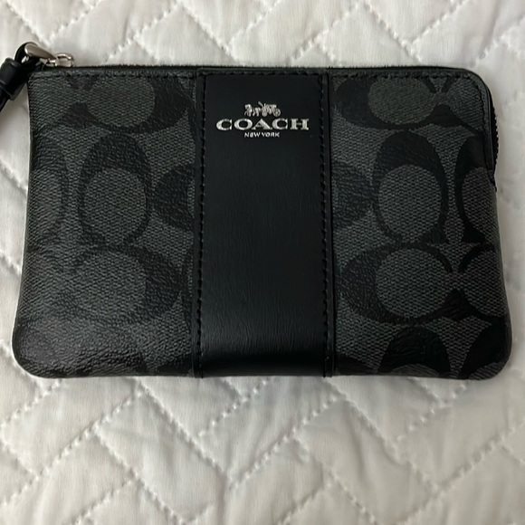 Coach Signature Black Wristlet - Picture 7 of 12